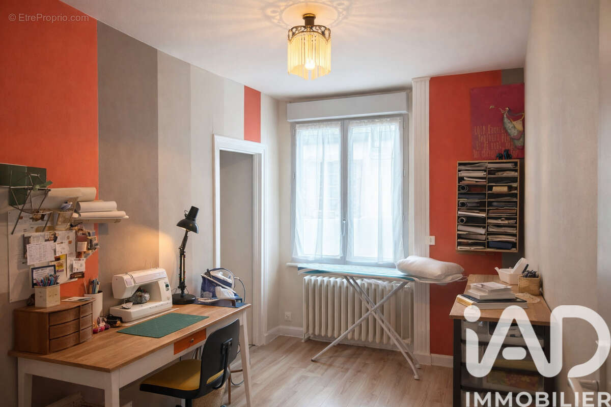 Maison 110 m² à Le Montet  - photo 8