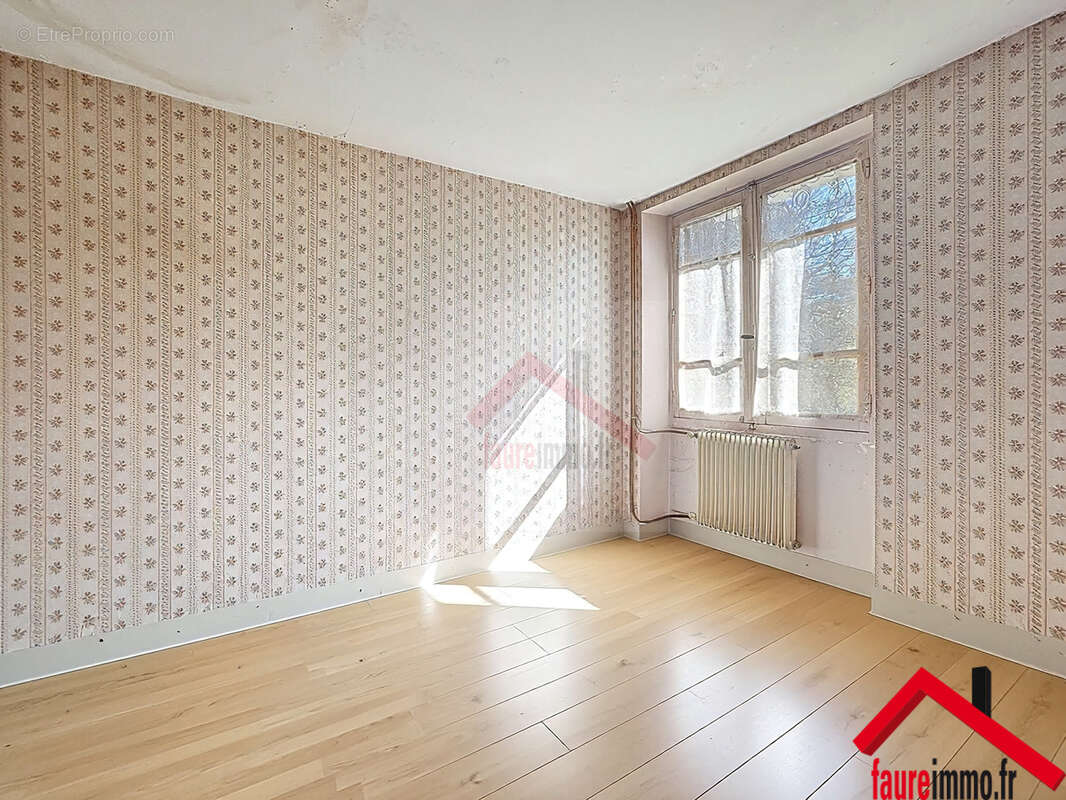 Maison à PERPEZAC-LE-NOIR