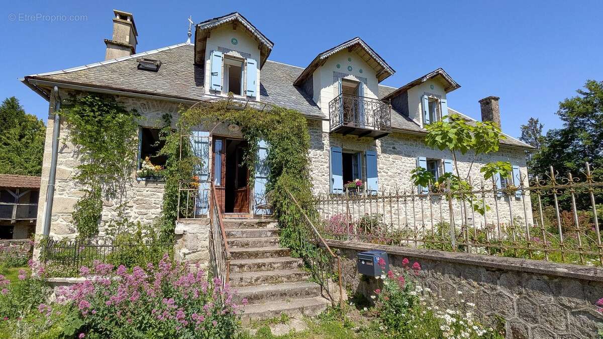 Maison à LAROQUEBROU