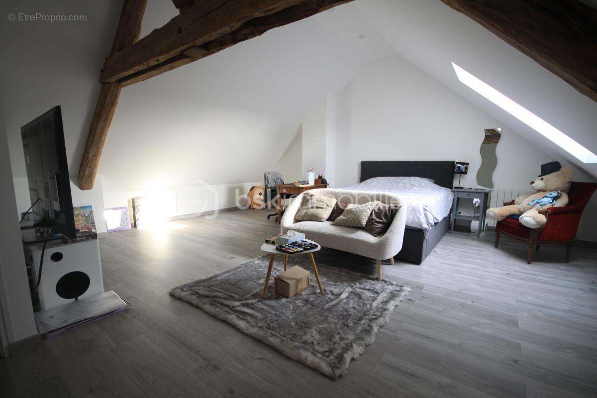 Maison à VAYRES-SUR-ESSONNE