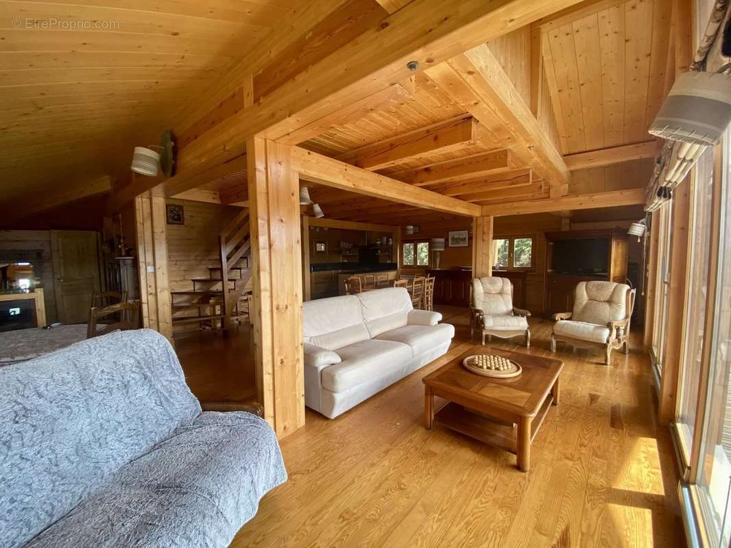 Maison à LES ANGLES