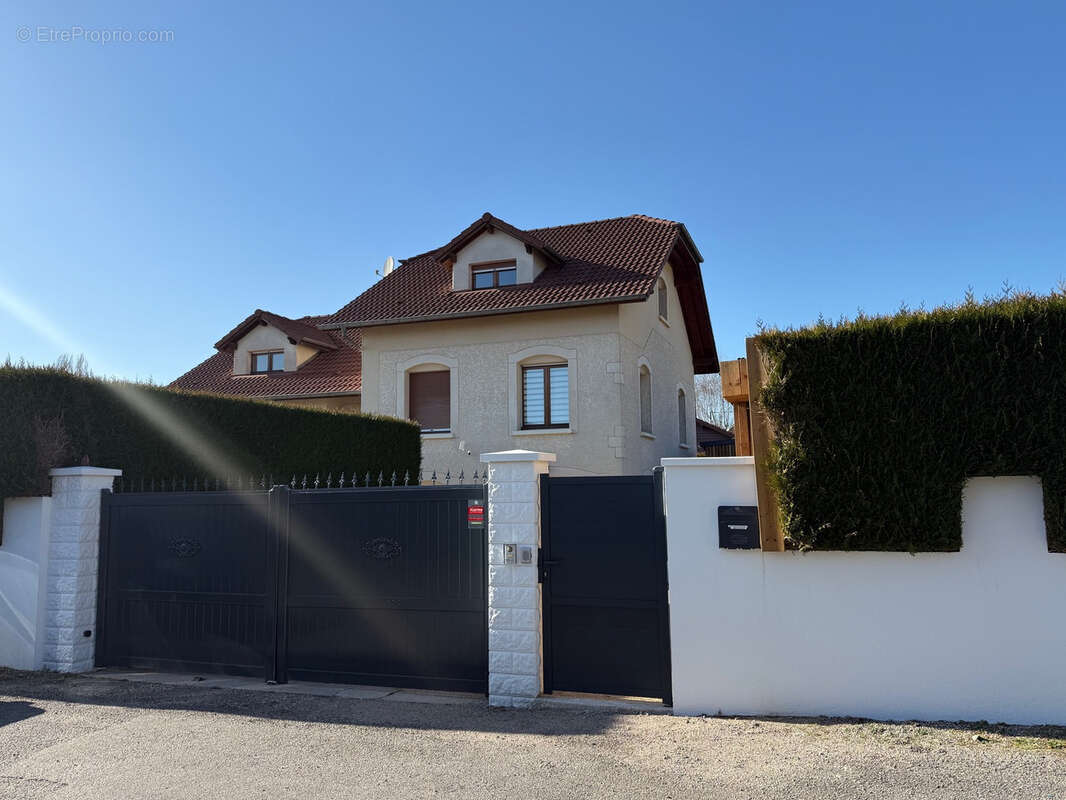 Maison à SAINT-ETIENNE-LES-REMIREMONT