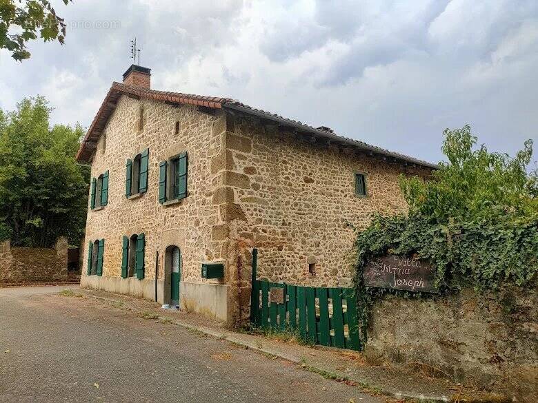 Maison à VAYRES