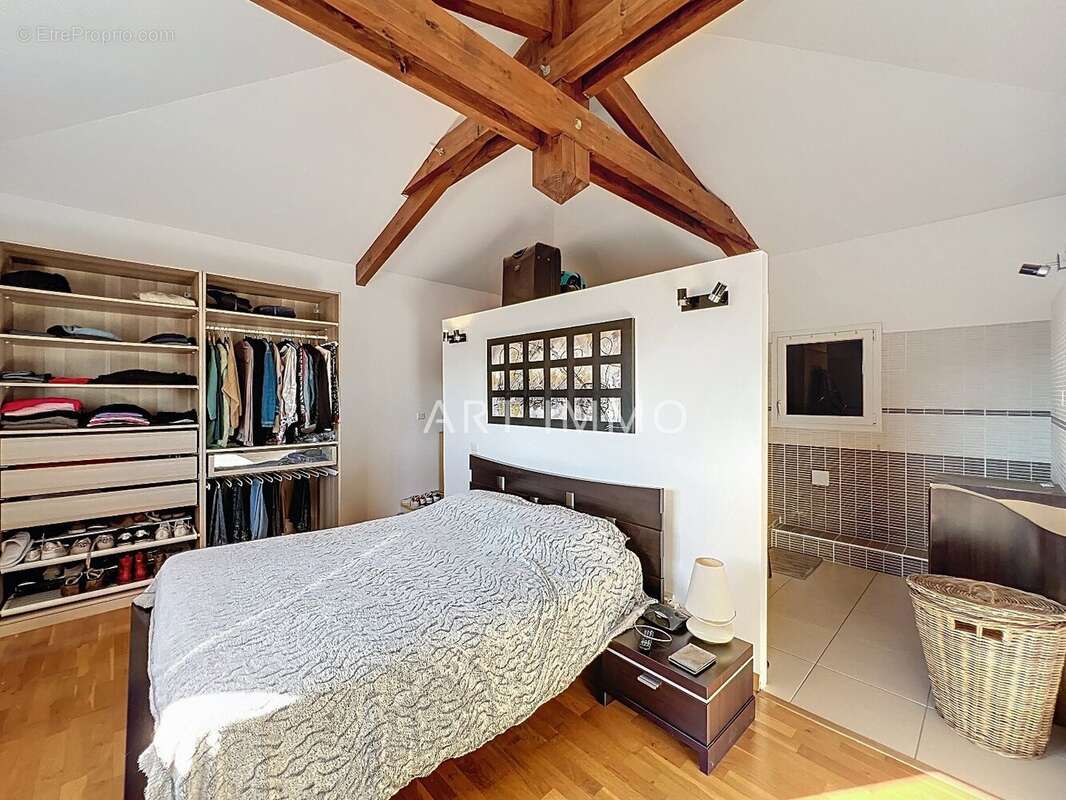 Maison à CABRIERES-D&#039;AVIGNON