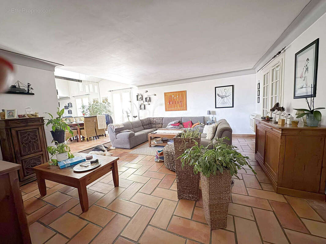 Maison à FOURQUES