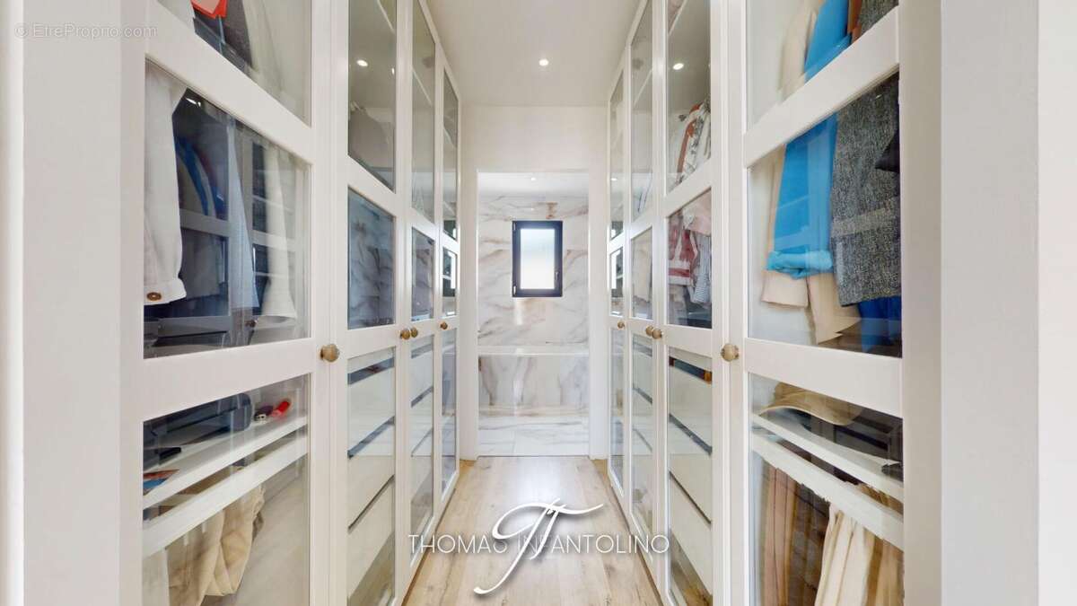 En exclusivite - plain pied - 3 chambres dont une suite parentale - climatisation gainable - garage - vue degagée - photo 10