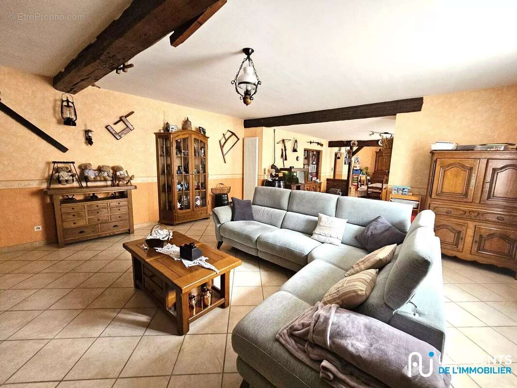 Maison à SAINT-JEAN-DE-LA-RUELLE