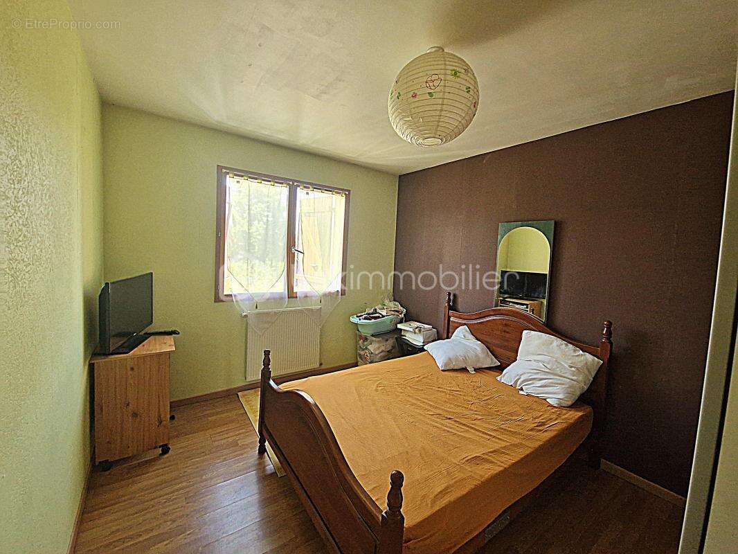 Maison à SURY-LE-COMTAL