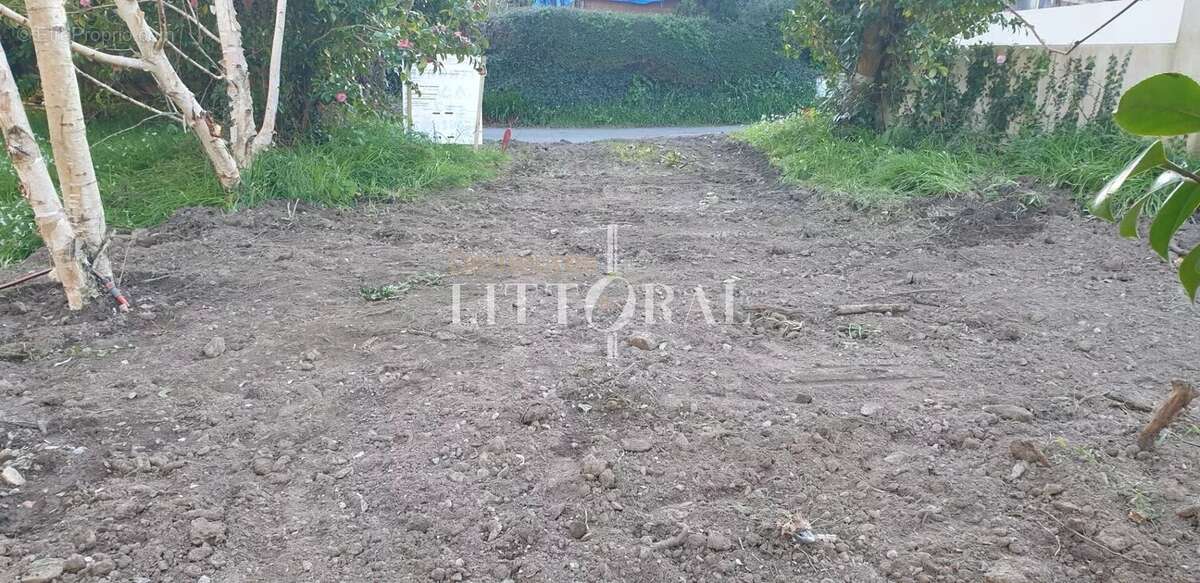 Terrain à PLOUGONVELIN