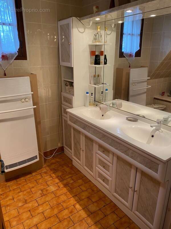 Maison à BONNEVILLE-LA-LOUVET