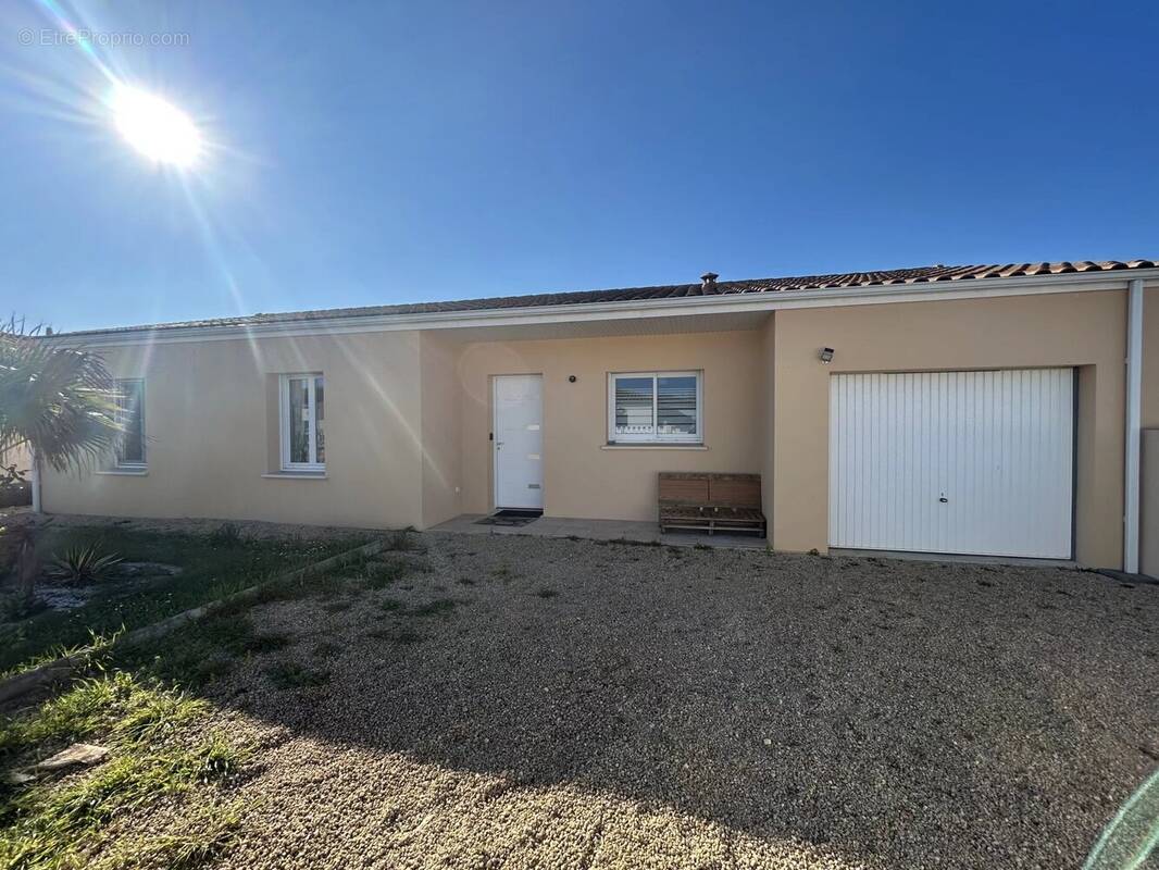 Maison à NEUVILLE-DE-POITOU