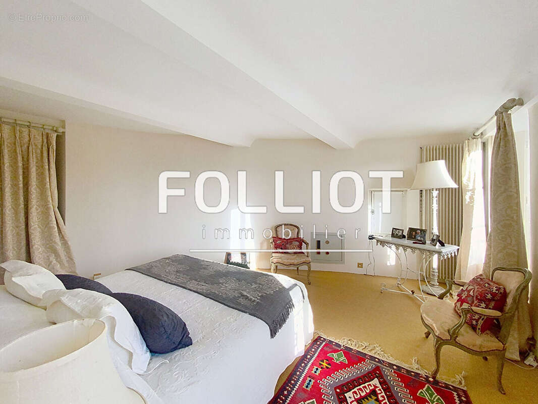 Maison à COURVAUDON