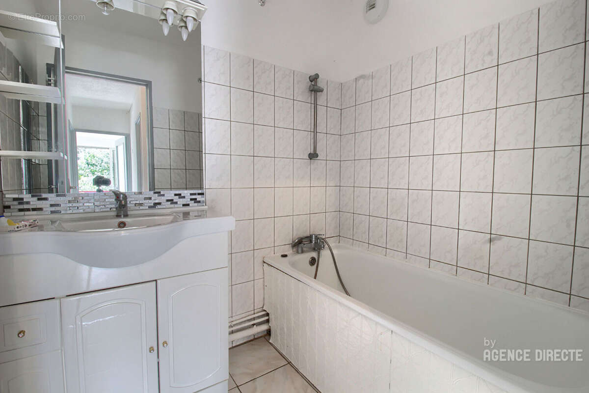 Appartement Rennes 48 m²+ parking / METRO POTERIE - photo 6