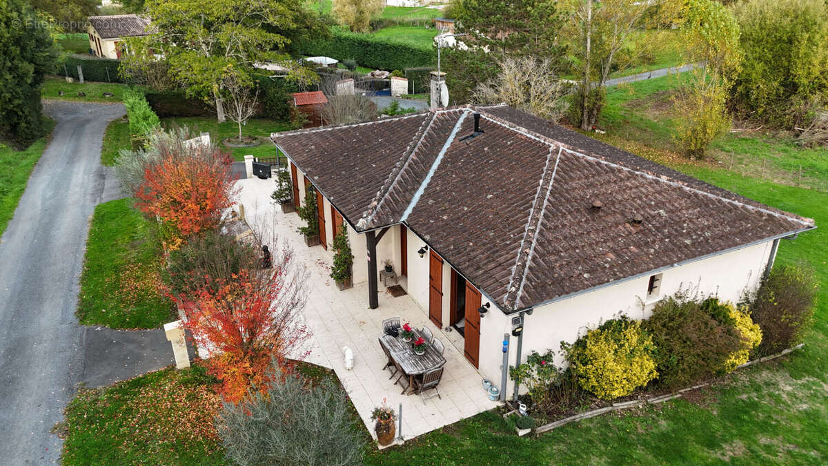 Maison à FOUGUEYROLLES