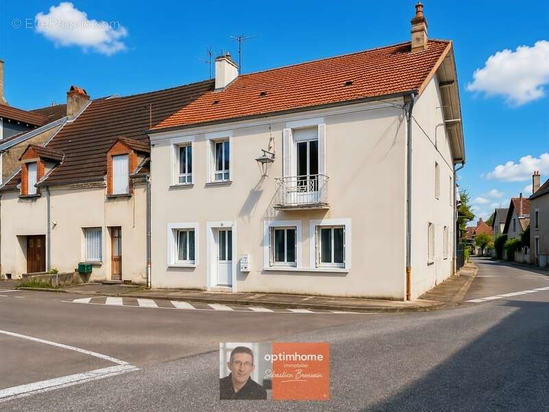 Appartement 4 pièces – 92 m² – Terrasse – Cave – Centre de Chaussin - photo 12