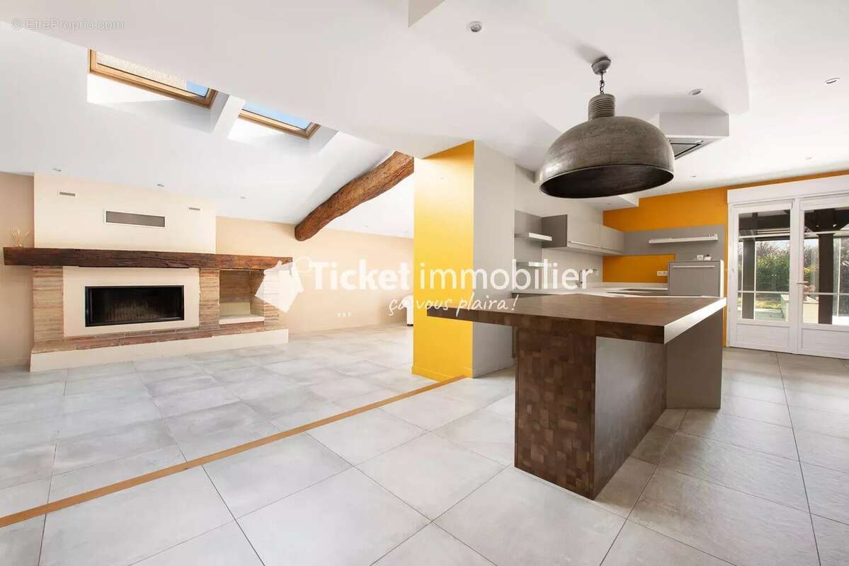 Maison à LE BURGAUD