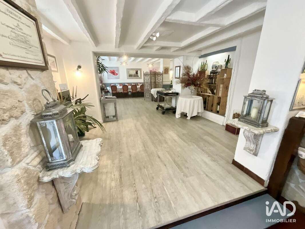 Photo 9 - Commerce à CHANTILLY