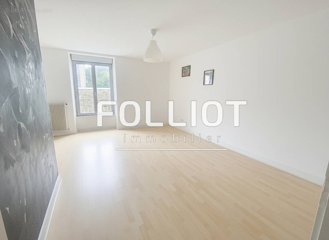 Appartement à FOUGERES