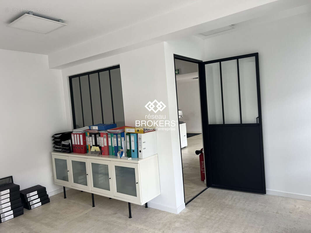 Commerce à LA VERPILLIERE