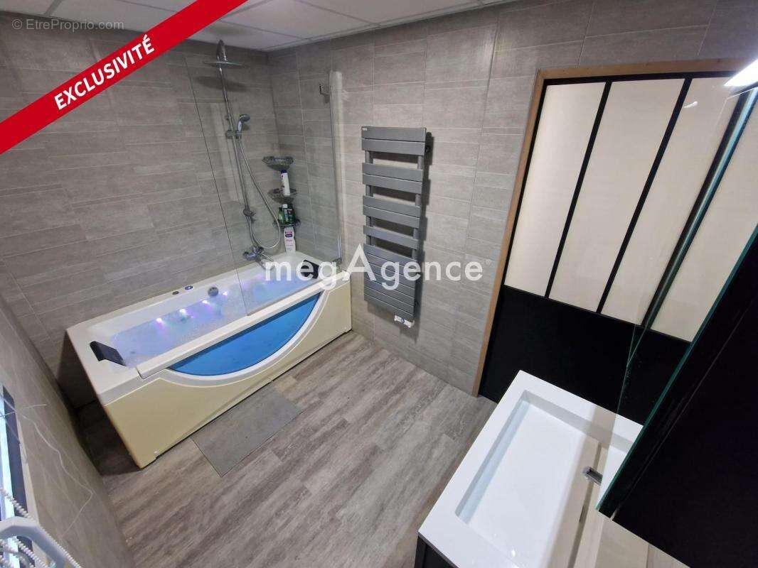 Maison à VILLENEUVE-LE-ROI