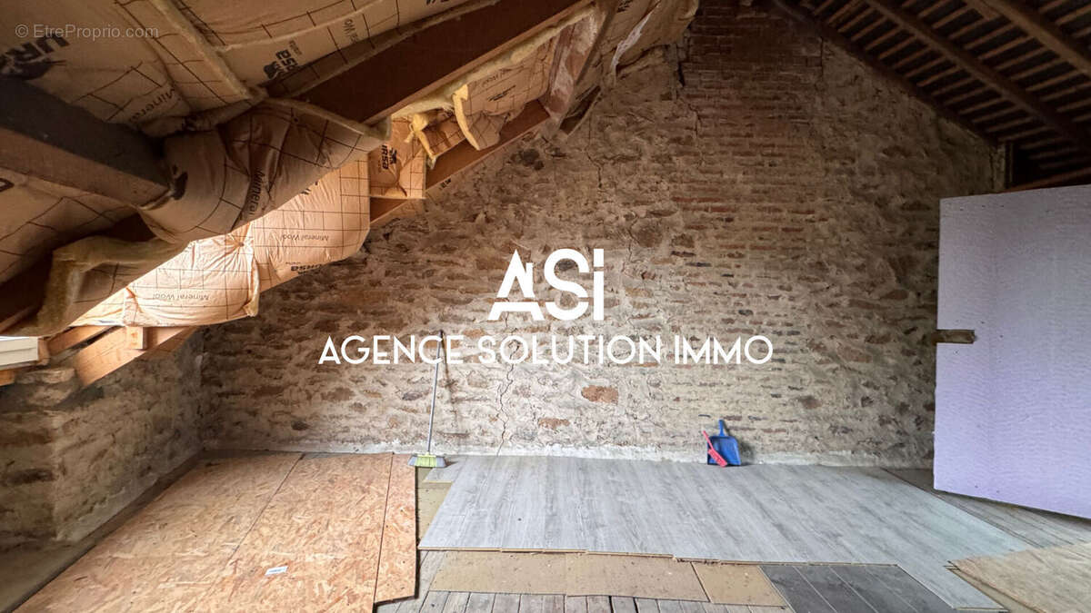 Maison de bourg ancien relais - 106 m2 5P 2CH - très lumineux - Cour- cave - fort potentiel agrandissement - photo 14