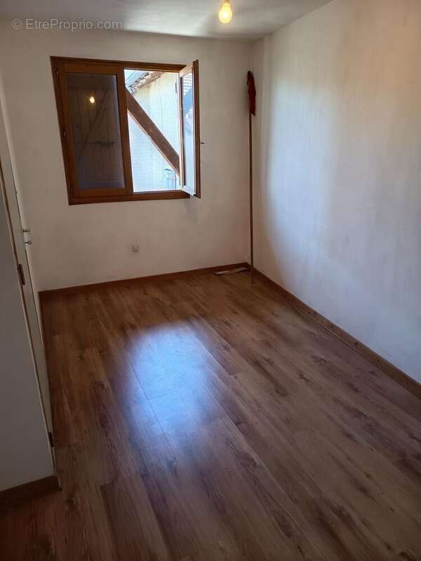 Maison 198 m² à Romaneche-Thorins  - photo 9