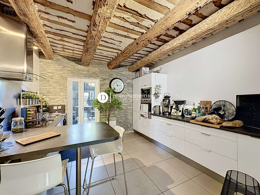 Maison à SAINT-SATURNIN-LES-AVIGNON