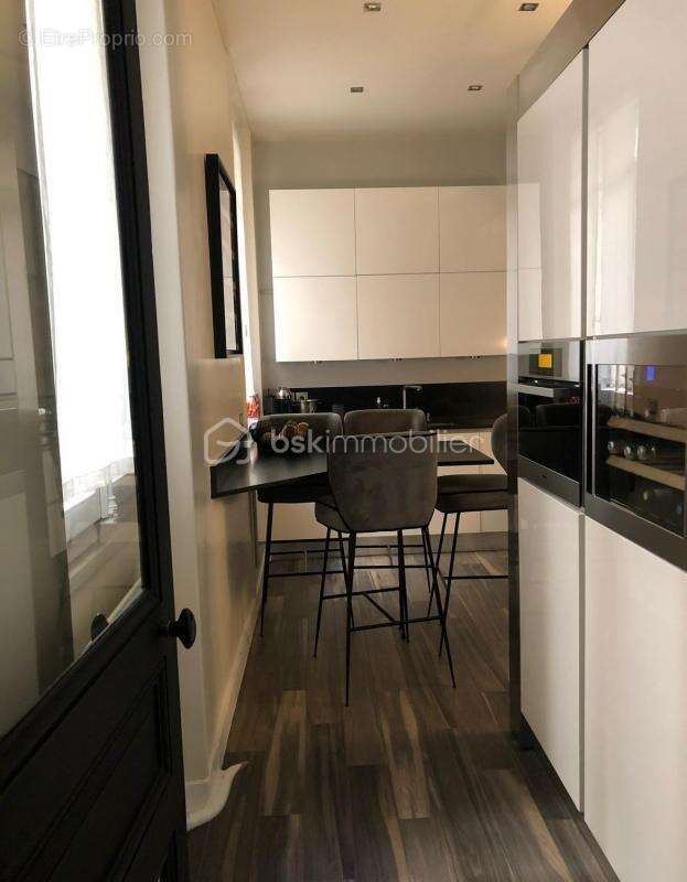 Appartement à NEUILLY-SUR-SEINE