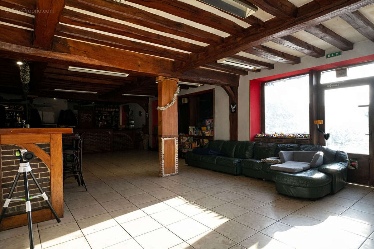 Immeuble local commercial + appartement centre de Jumeauville - photo 5