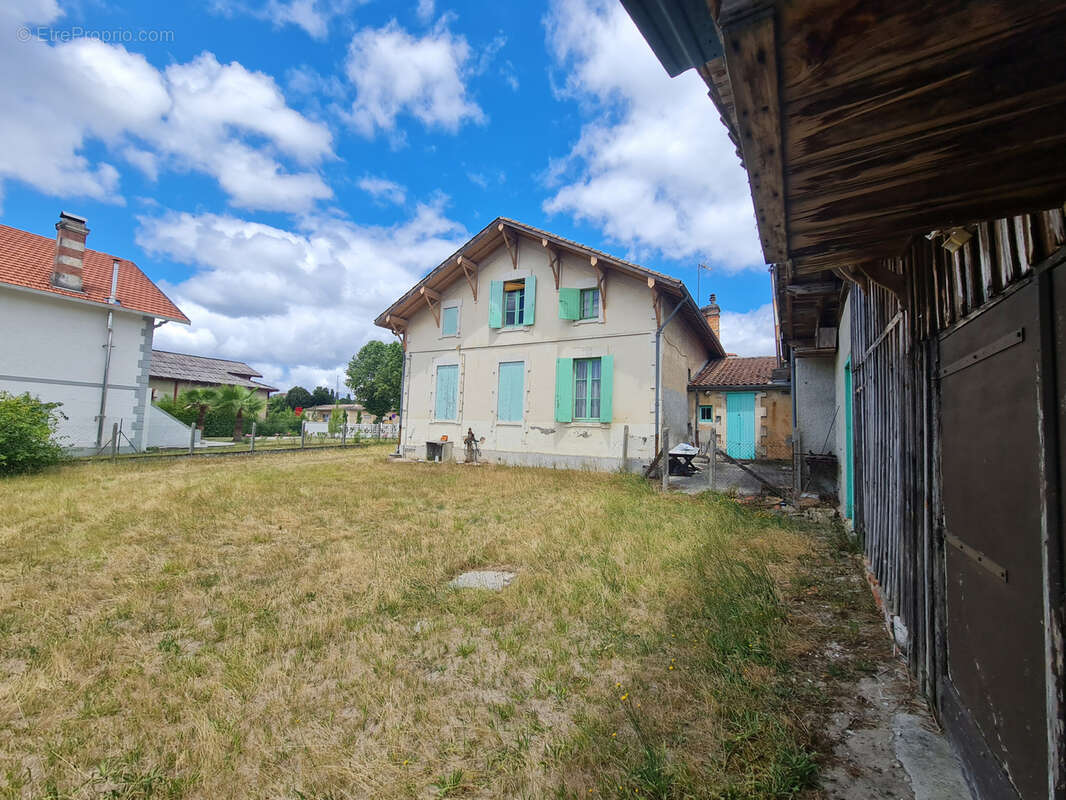 Maison à BELIN-BELIET