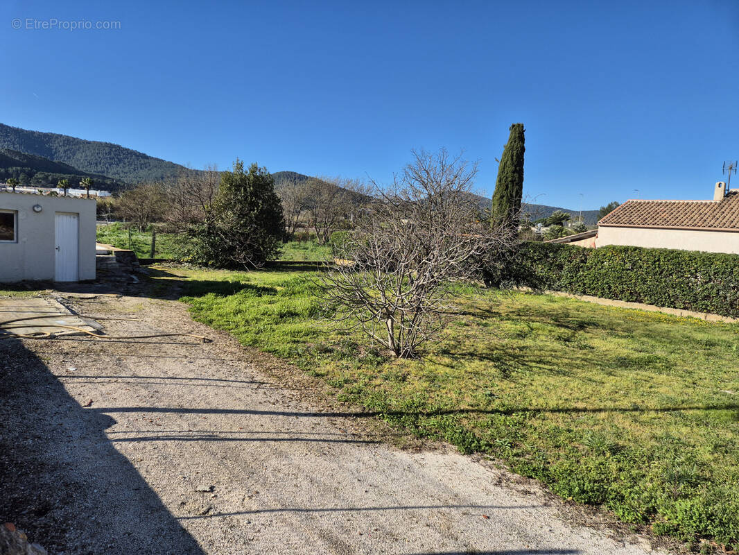 Terrain à HYERES