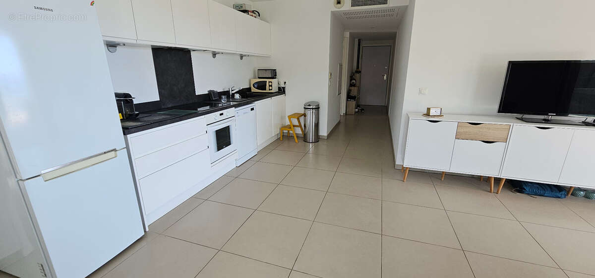 SOLENZARA (20) Appartement à vendre 3 pièces de 68m². avec terrasse de 31m². RÉSIDENCE PIEDS DANS L'EAU - photo 4