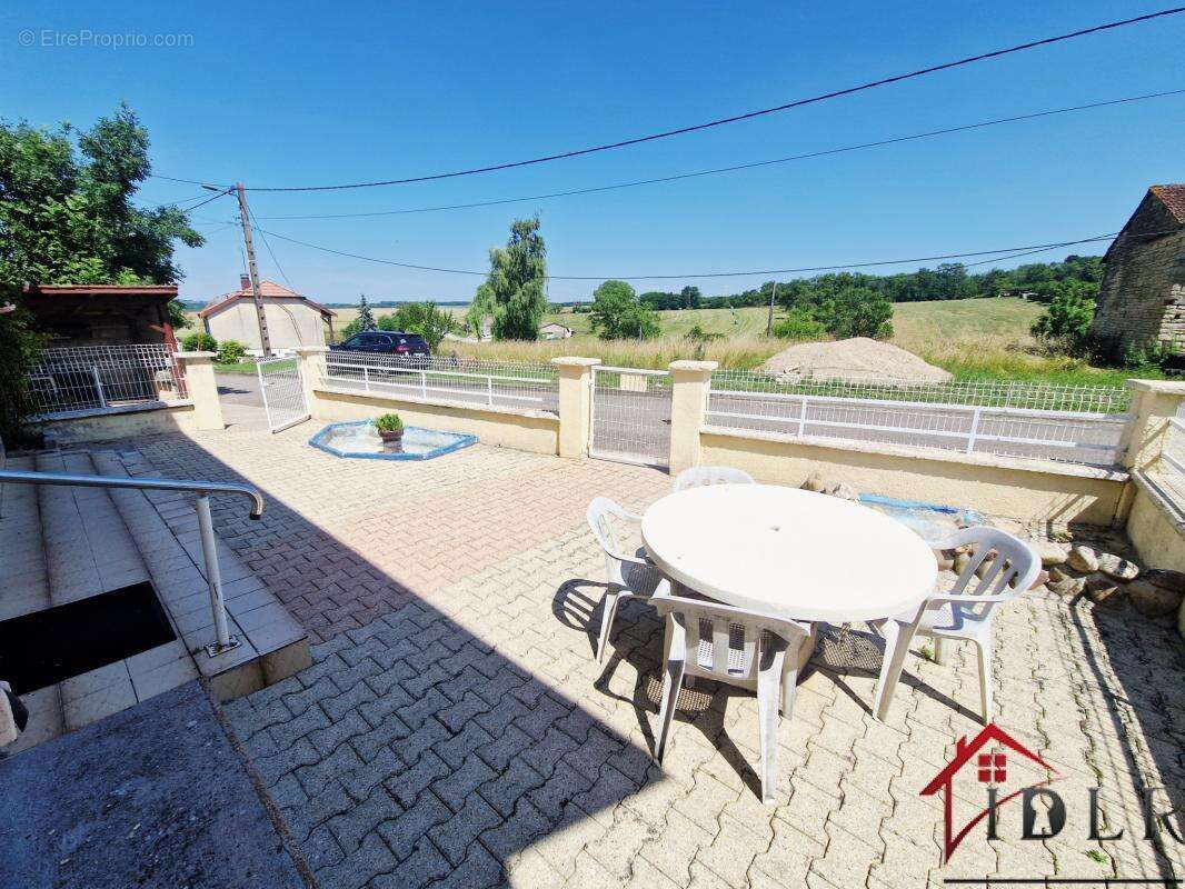 Maison à SAPONCOURT