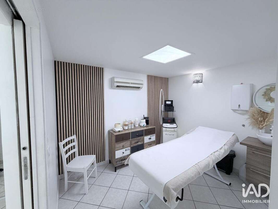 Photo 8 - Commerce à ORGEVAL