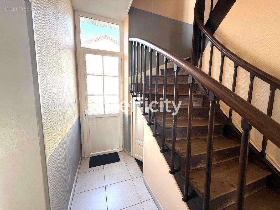 Maison 160 m² à Aunac  - photo 5
