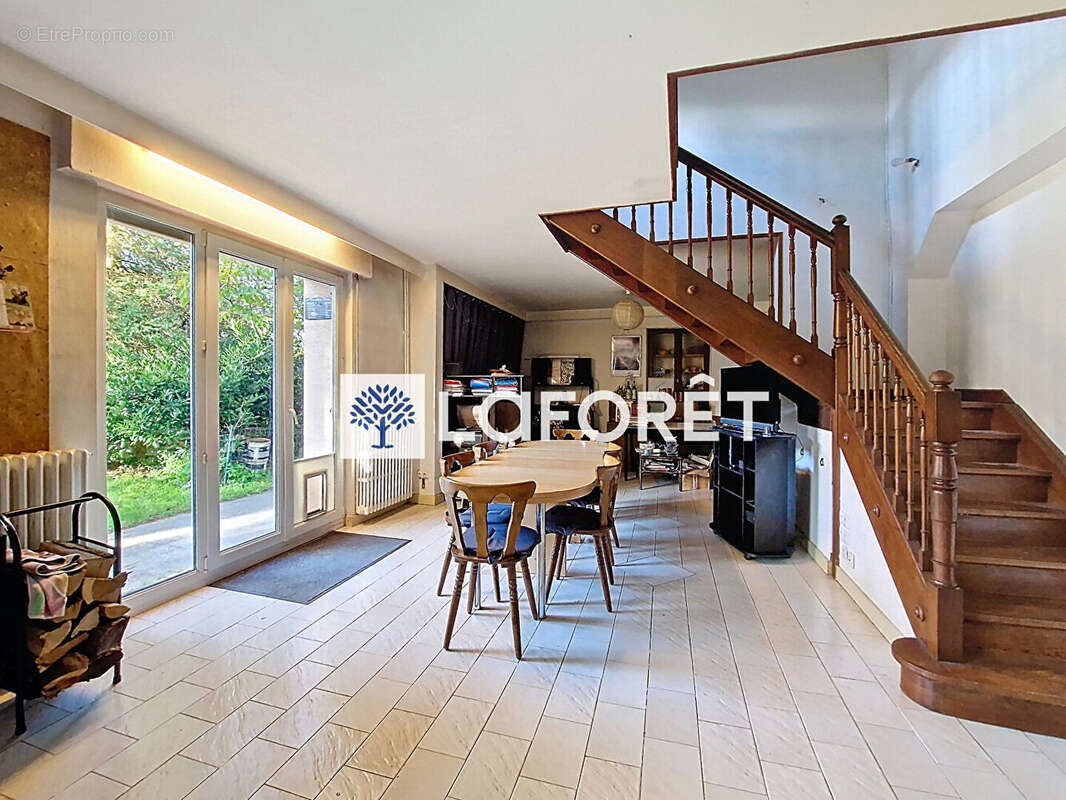 Maison à VOUJEAUCOURT