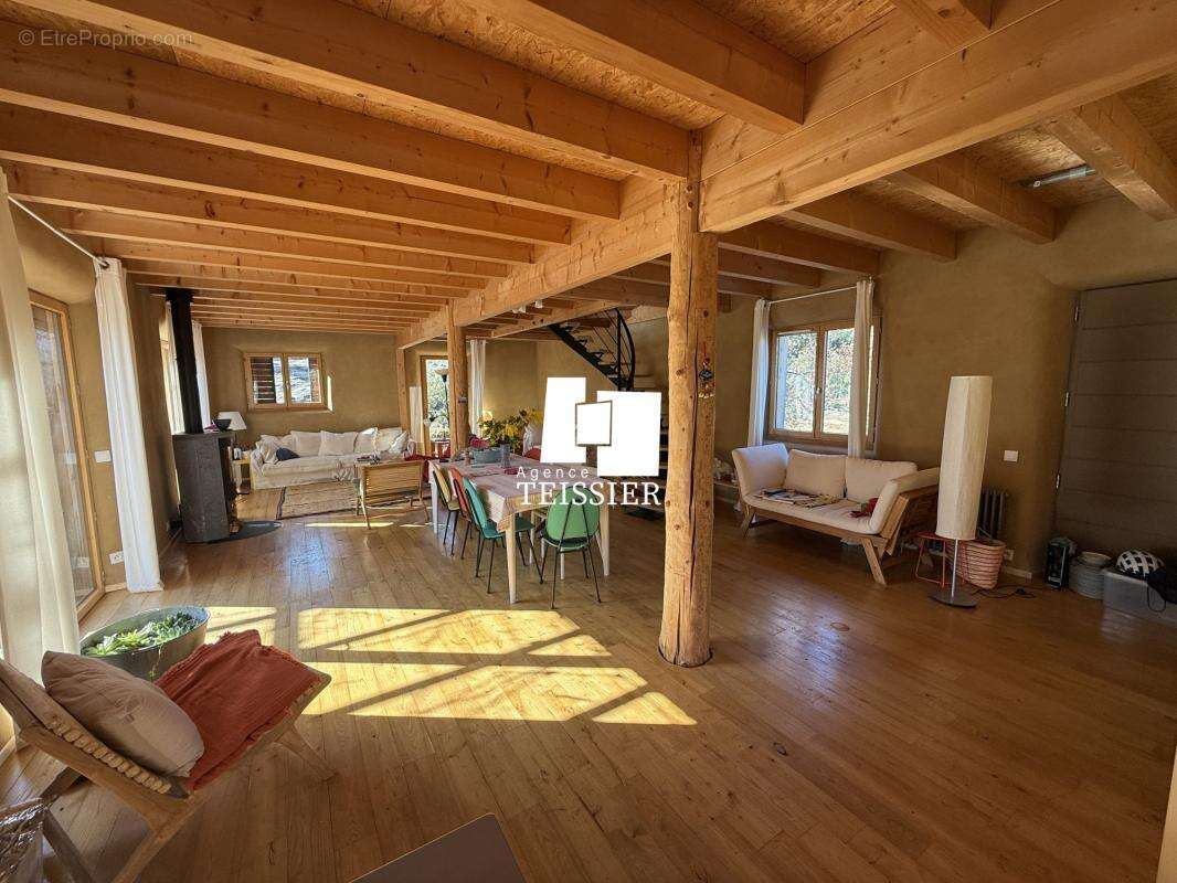 Maison à BANNE