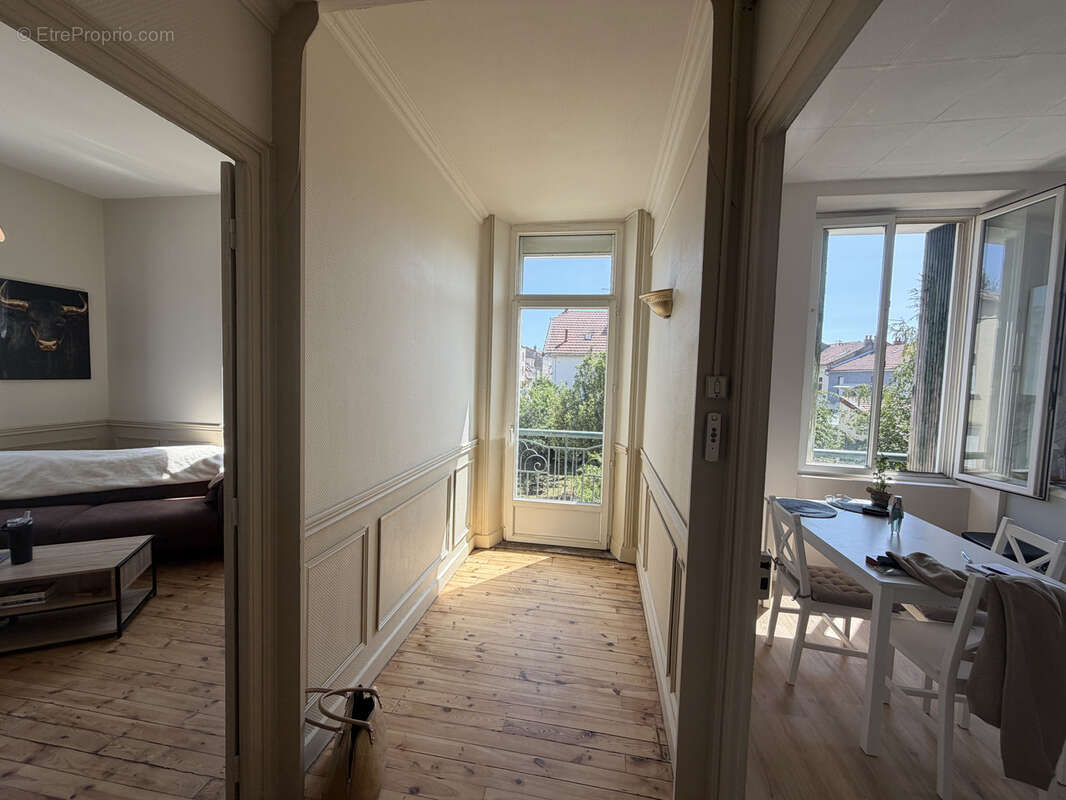 Appartement T4 de 93 m2 Lumineux, 3 chambres - Environnement calme - photo 3
