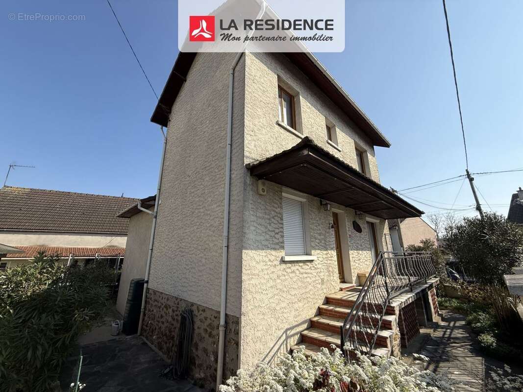 Maison 91 m² à Pierrefitte-Sur-Seine  - photo 2