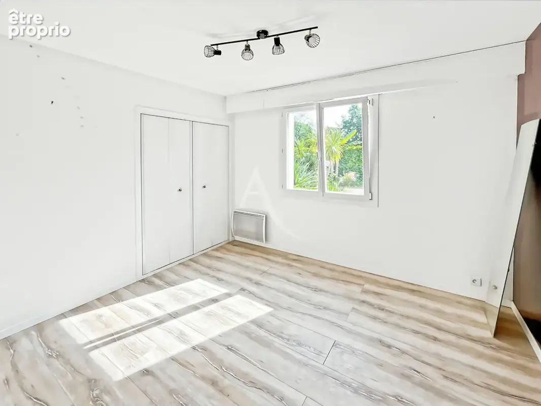 Maison familiale avec terrain de plus de 1 200 m² à Challans - photo 7