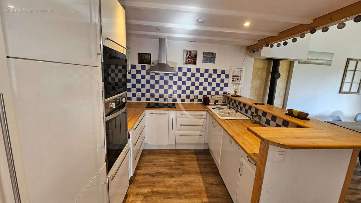 Maison à PORT-DES-BARQUES