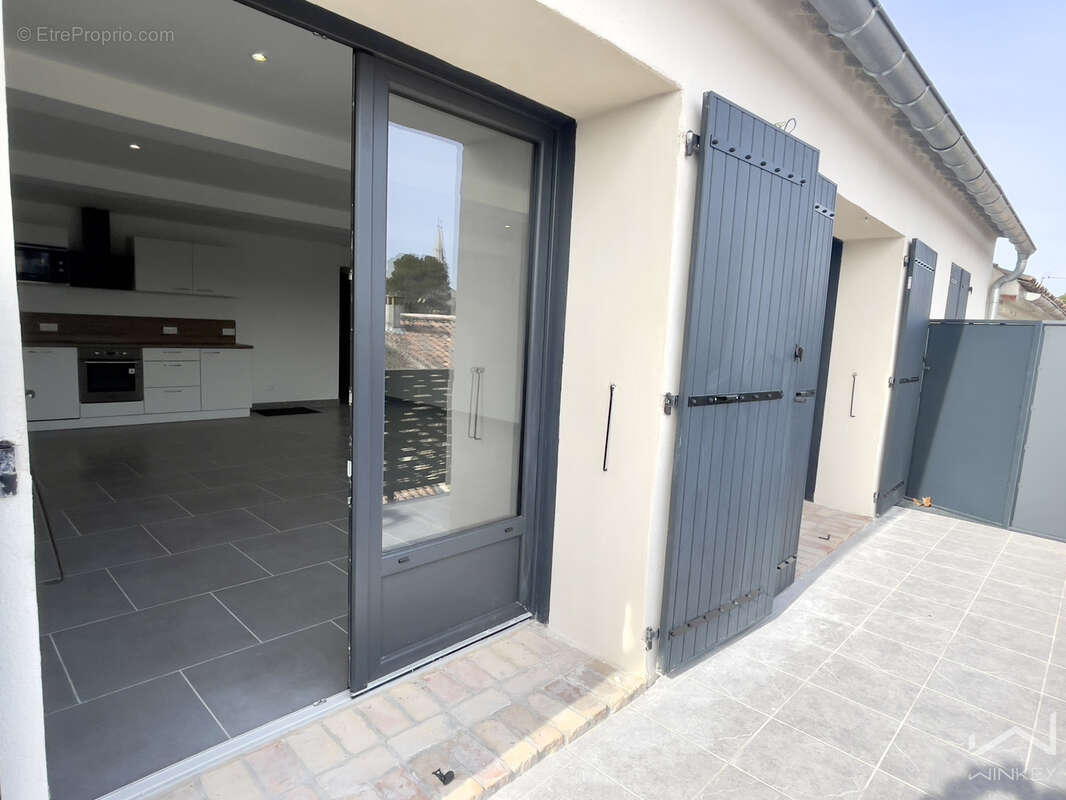 Appartement à SAINTE-CECILE-LES-VIGNES