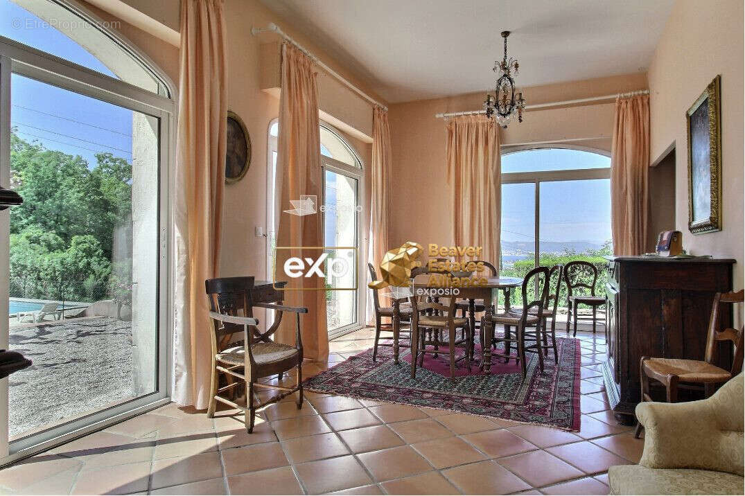 Maison 236 m² à La Cadiere-D'azur  - photo 6