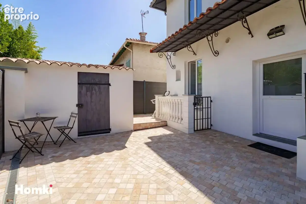 Appartement à LE CANNET