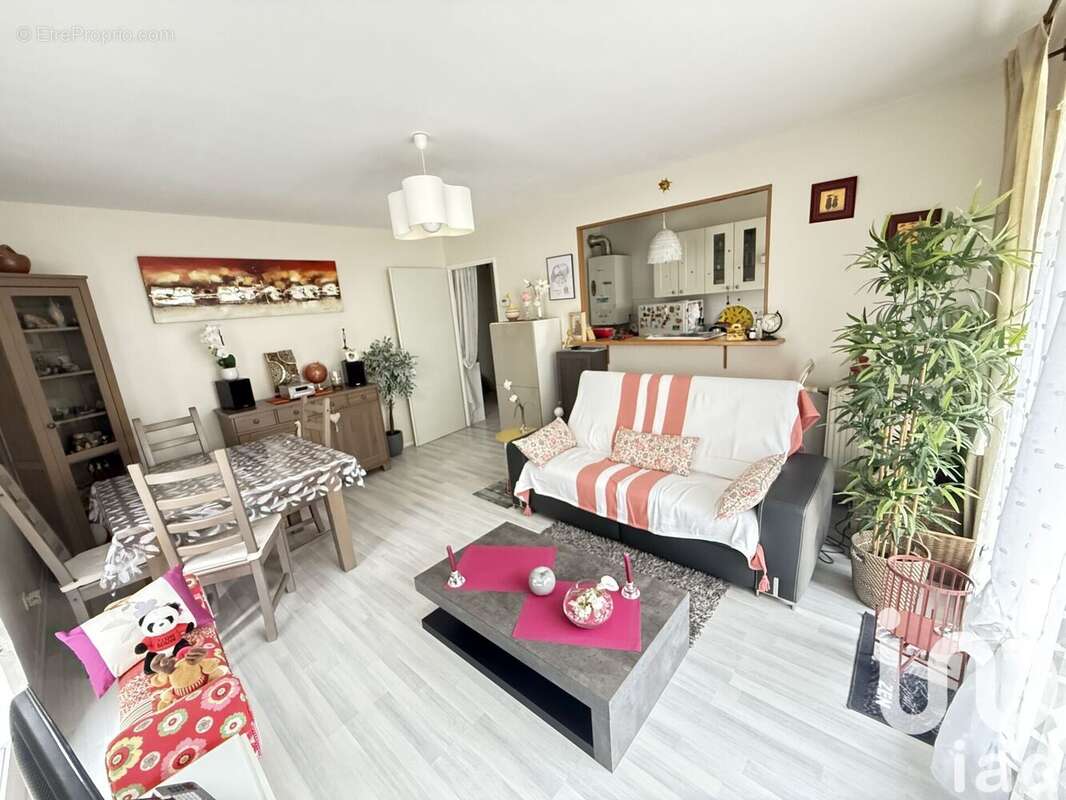 Photo 7 - Appartement à SAINTE-GENEVIEVE-DES-BOIS