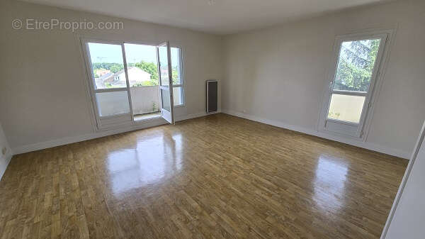 Appartement à SAINT-LAURENT-NOUAN