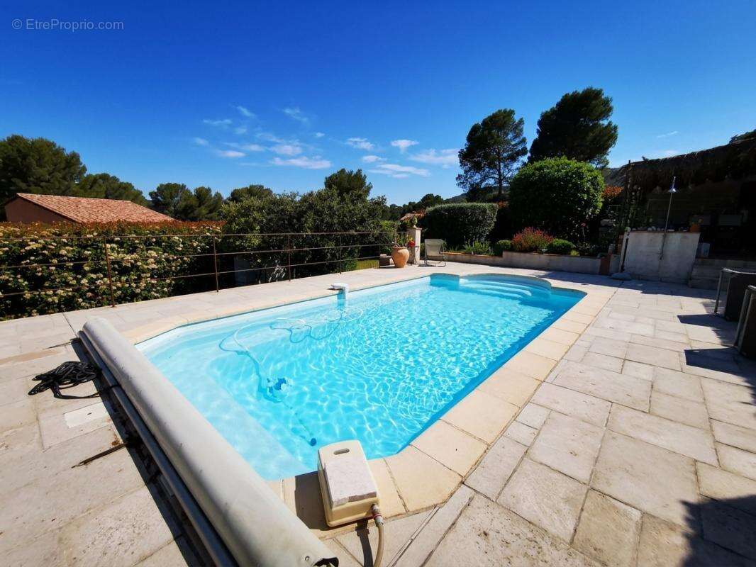 Maison 8 pièces / 100 m² / 425 000 EUR / SALERNES - photo 6