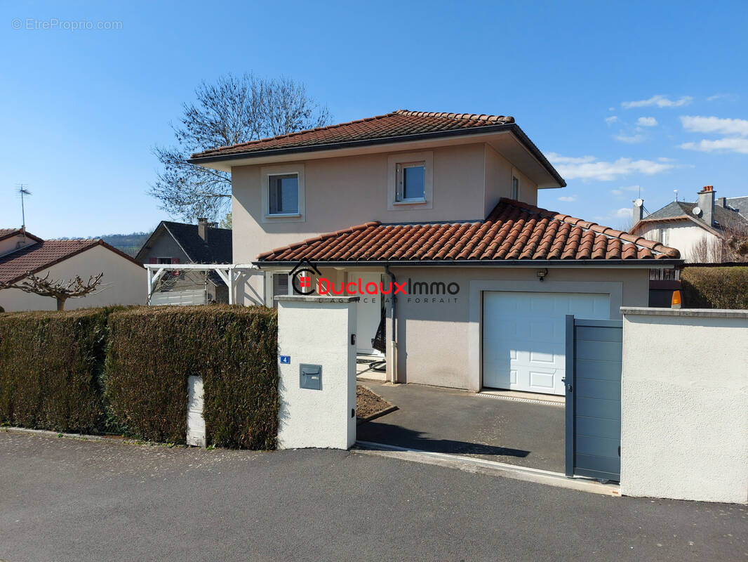 Maison à JUSSAC