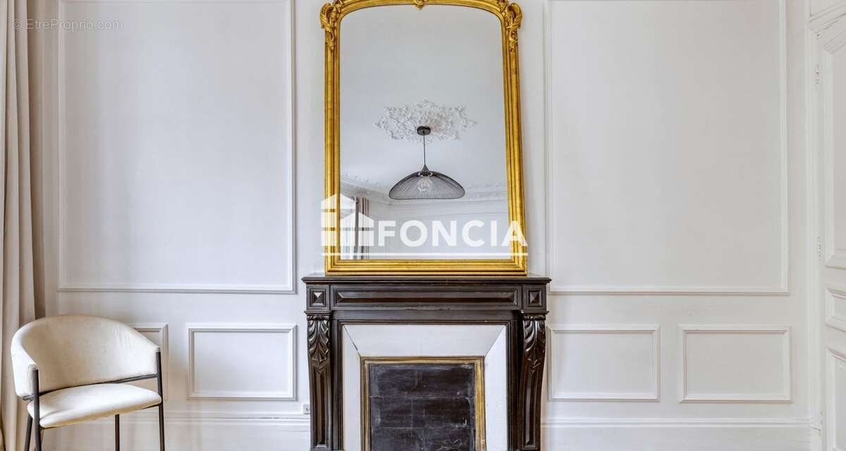 Appartement à PARIS-4E
