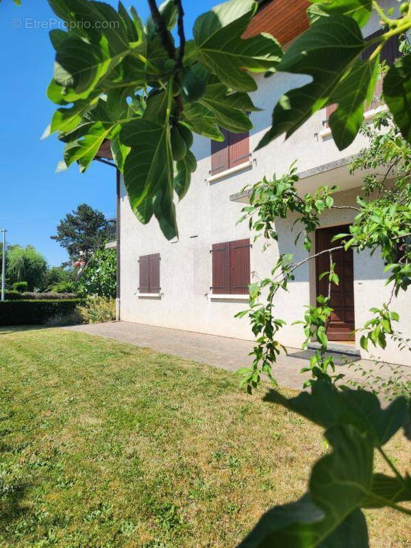 Maison à VILLE-LA-GRAND
